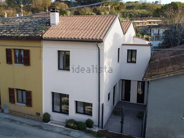 appartamento in vendita a Fano in zona Centinarola