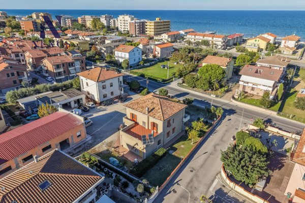 casa indipendente in vendita a Fano in zona Torrette