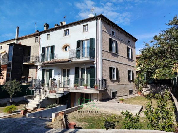 casa indipendente in vendita a Fano