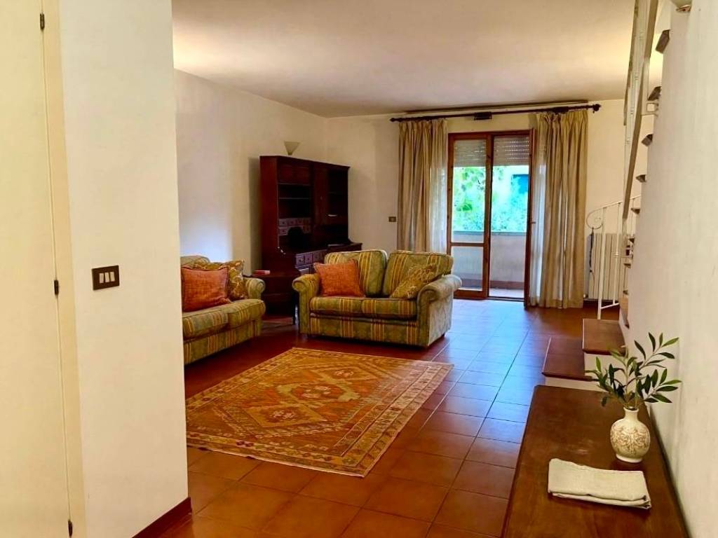 casa indipendente in vendita a Fano in zona Centinarola