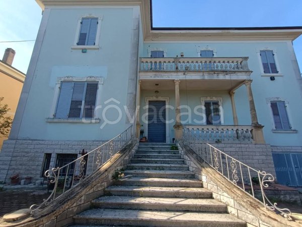 casa indipendente in vendita a Fano