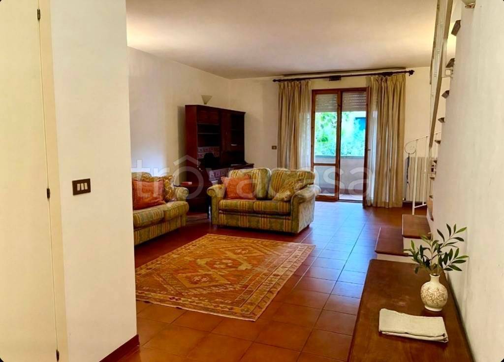 casa indipendente in vendita a Fano in zona Centinarola