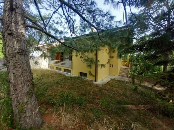 casa indipendente in vendita a Fano in zona Roncosambaccio