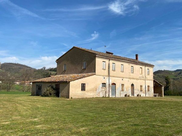 casa indipendente in vendita a Fermignano