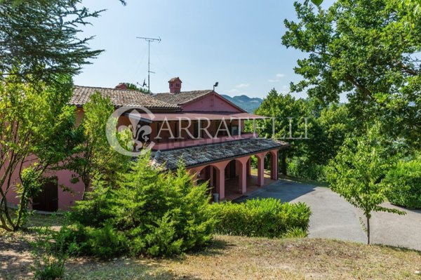casa indipendente in vendita a Fermignano