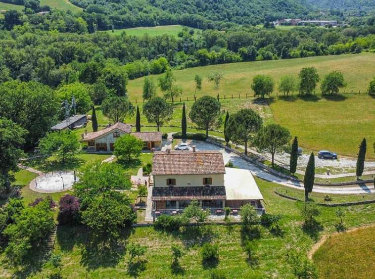 casa indipendente in vendita a Fermignano