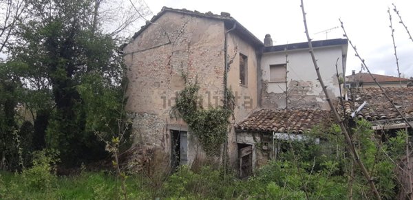 casa indipendente in vendita a Fermignano