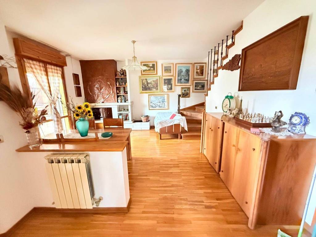 casa indipendente in vendita a Fermignano