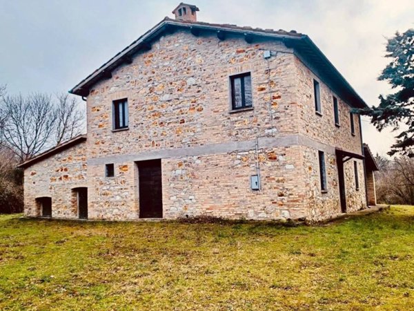 casa indipendente in vendita a Fermignano