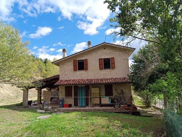 casa indipendente in vendita a Fermignano