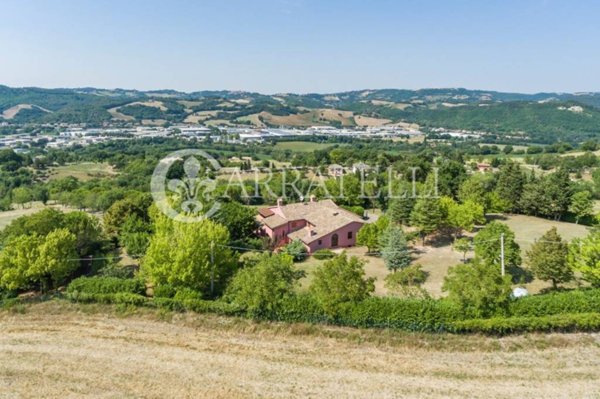 casa indipendente in vendita a Fermignano