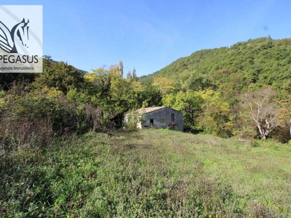 casa indipendente in vendita a Fermignano