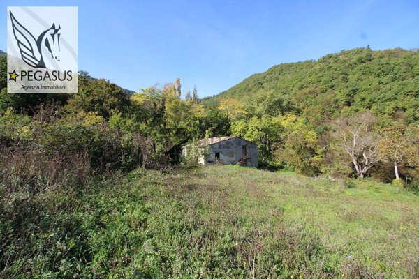 casale in vendita a Fermignano