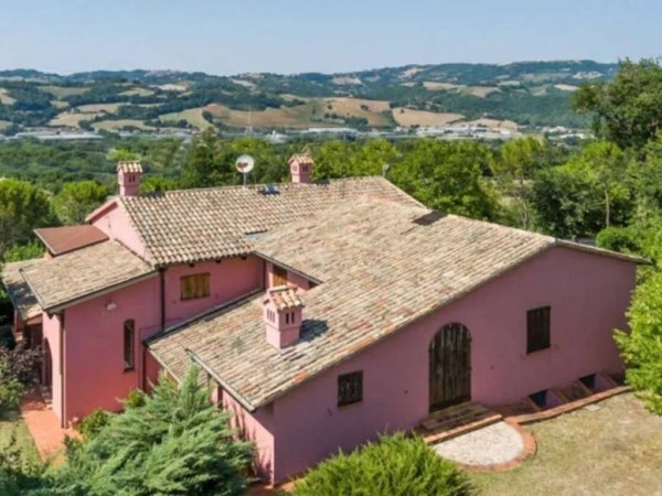 casa indipendente in vendita a Fermignano