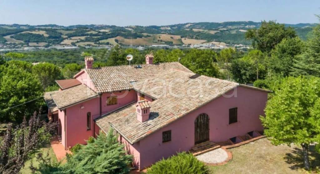 casa indipendente in vendita a Fermignano