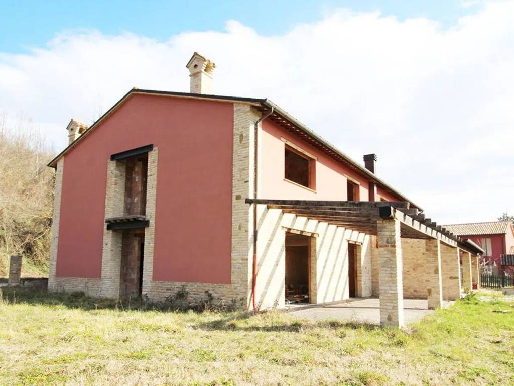 casa indipendente in vendita a Fermignano