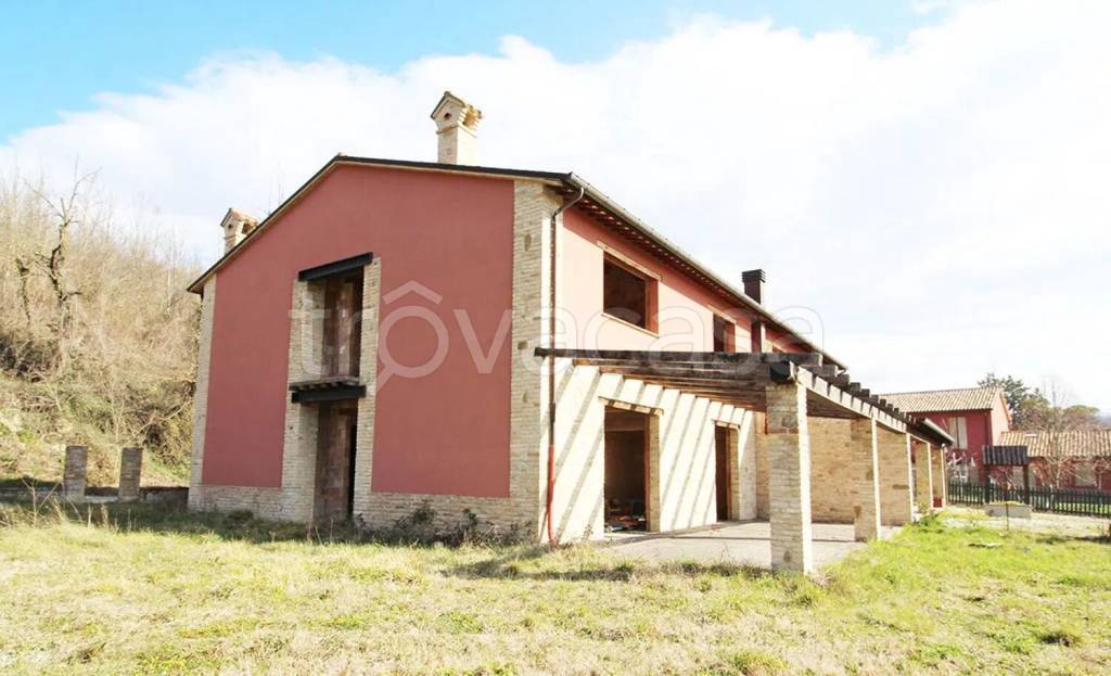 casa indipendente in vendita a Fermignano
