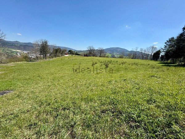 terreno edificabile in vendita a Fermignano