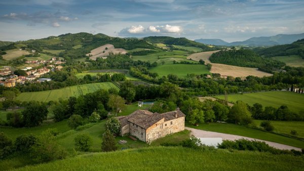 casale in vendita a Fermignano
