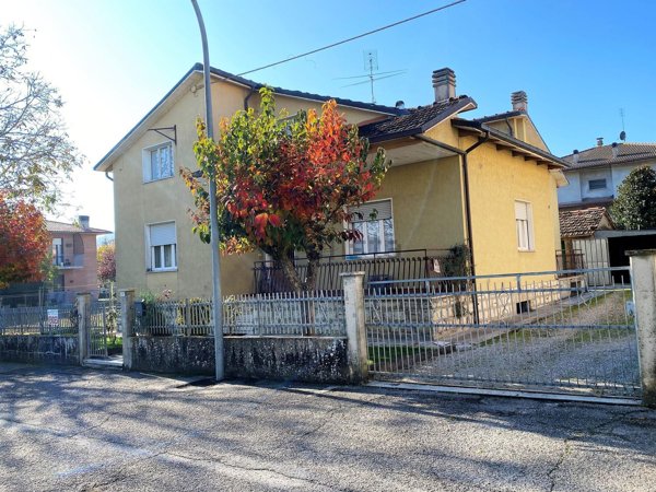 casa indipendente in vendita a Fermignano in zona San Silvestro