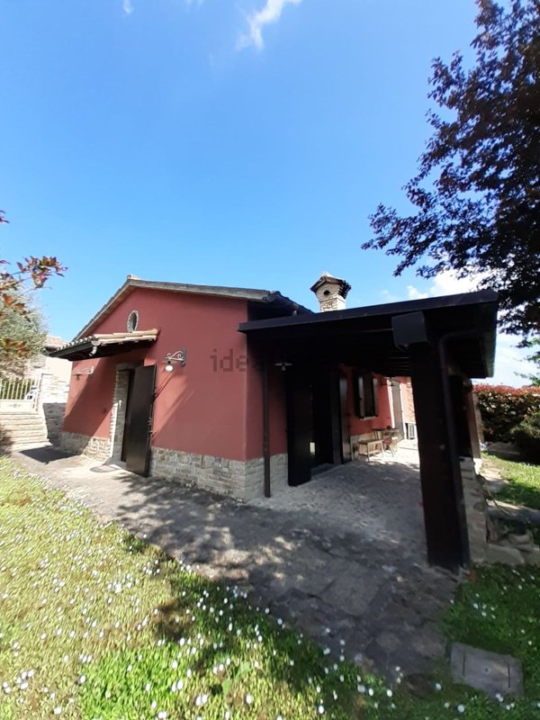casa indipendente in vendita a Fermignano