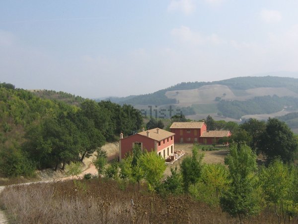 casa indipendente in vendita a Fermignano