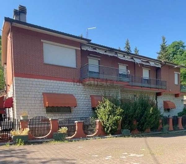 casa indipendente in vendita a Fermignano