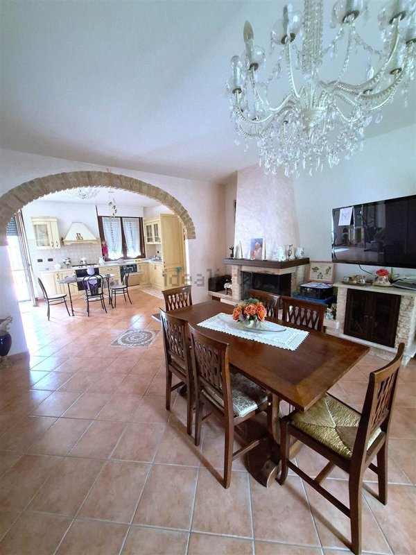 casa indipendente in vendita a Fermignano