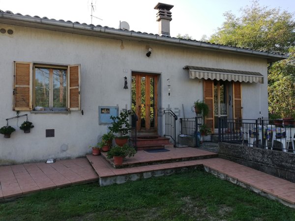 casa indipendente in vendita a Fermignano