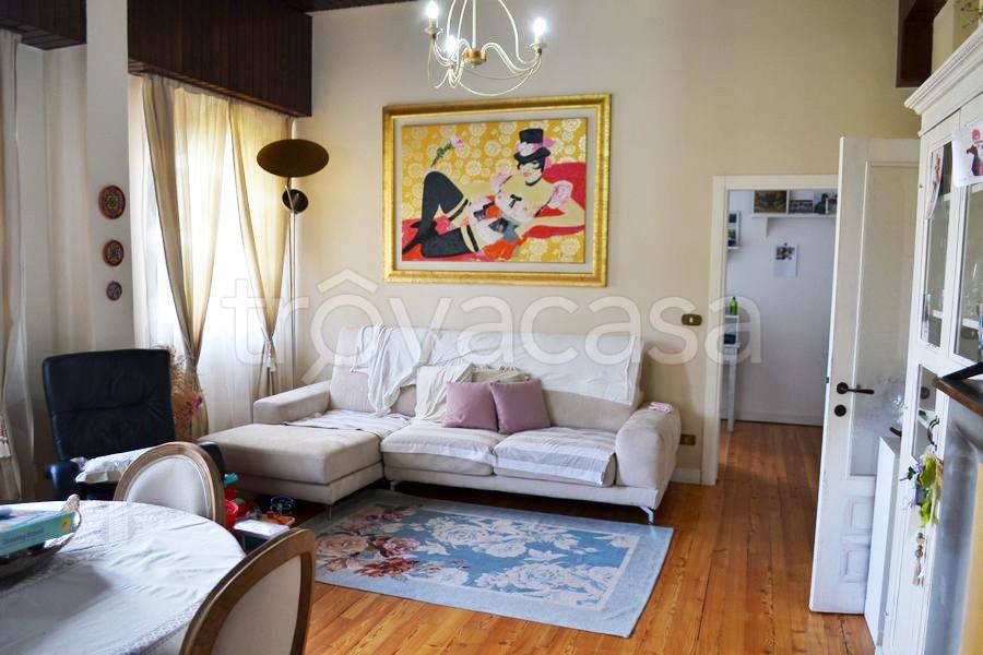 casa indipendente in vendita a Fermignano