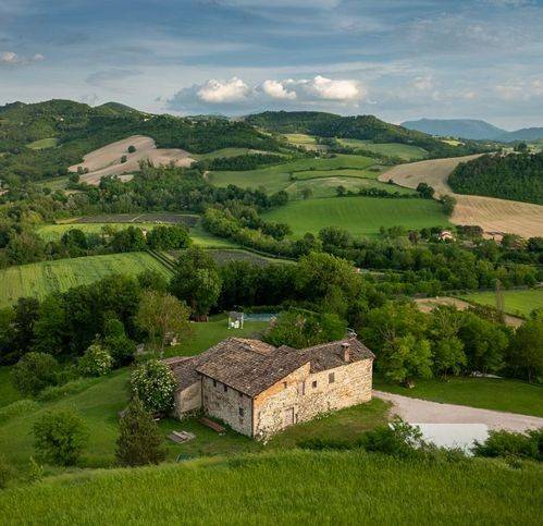 casa indipendente in vendita a Fermignano
