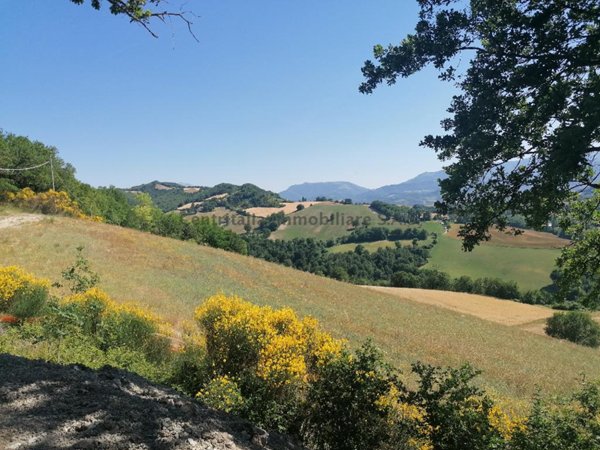 casa indipendente in vendita a Fermignano