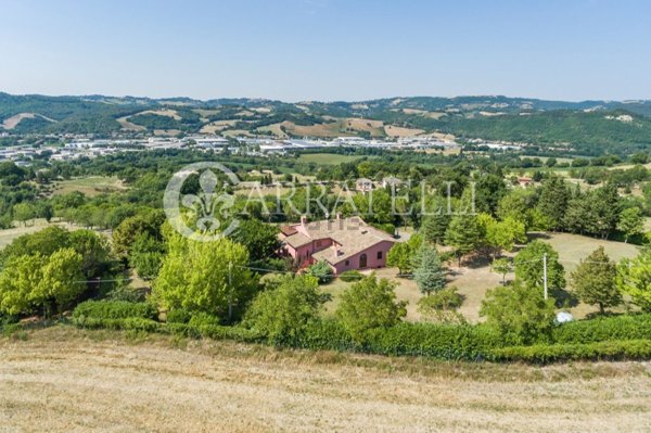 casa indipendente in vendita a Fermignano