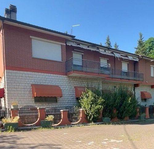 casa indipendente in vendita a Fermignano