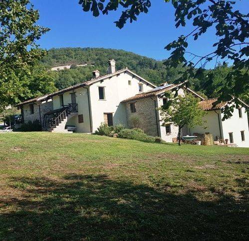 casa indipendente in vendita a Fermignano