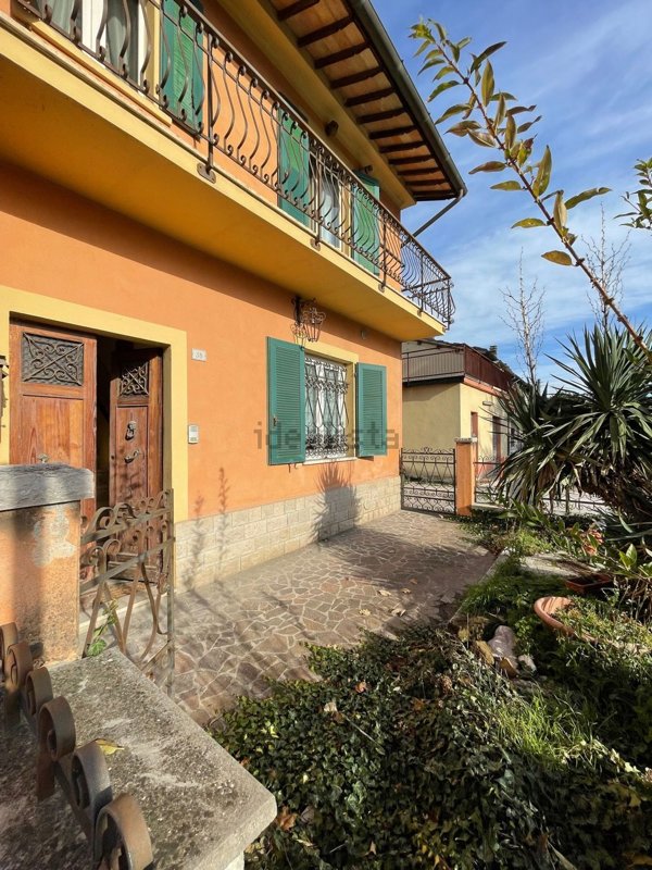 casa indipendente in vendita a Fermignano in zona Ca' L'Agostina