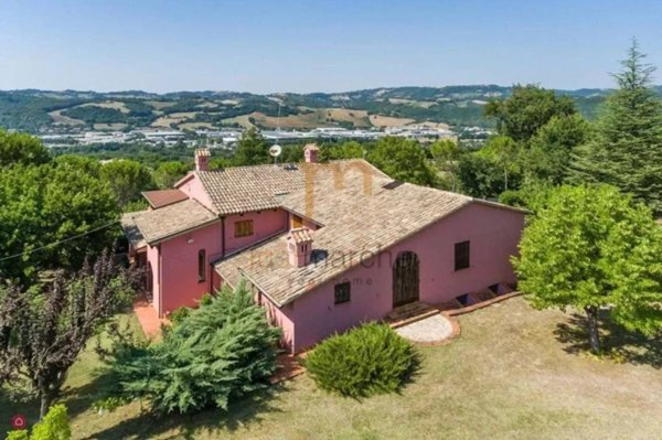 casa indipendente in vendita a Fermignano