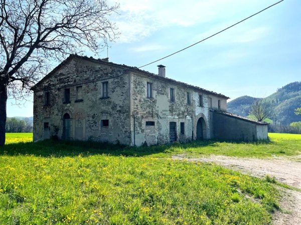 casa indipendente in vendita a Fermignano