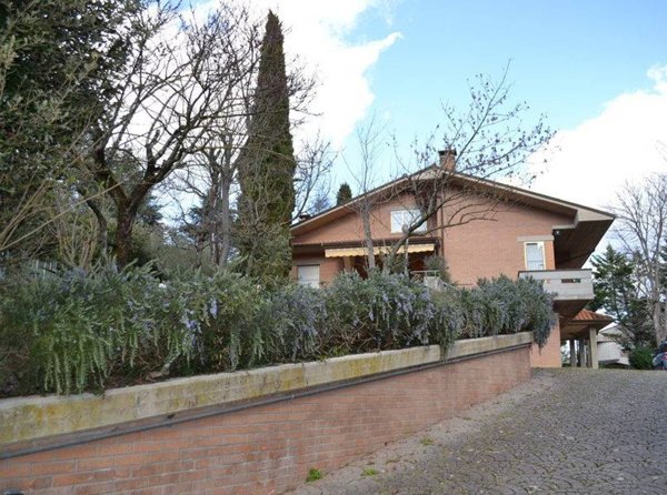 casa indipendente in vendita a Fermignano