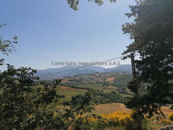 casa indipendente in vendita a Fermignano