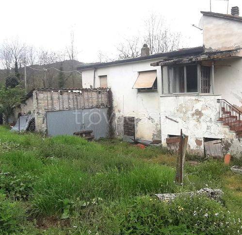 casa indipendente in vendita a Fermignano
