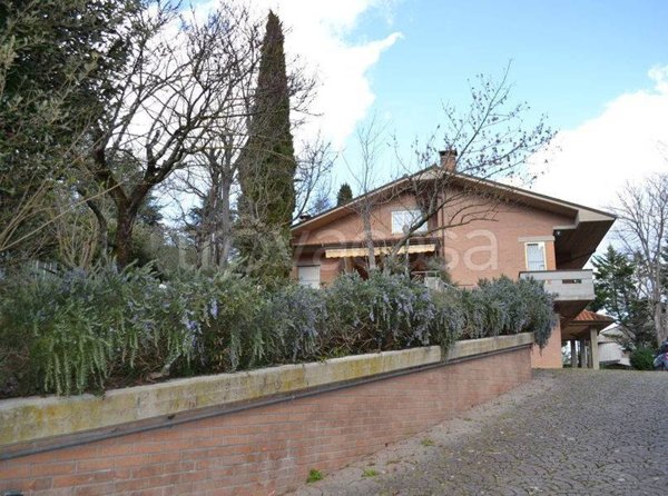 casa indipendente in vendita a Fermignano
