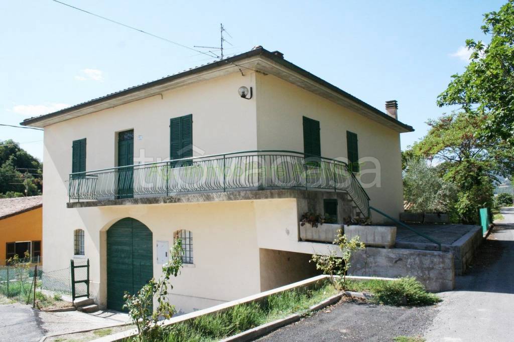 casa indipendente in vendita a Fossombrone in zona San Lazzaro