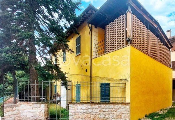 casa indipendente in vendita a Fossombrone