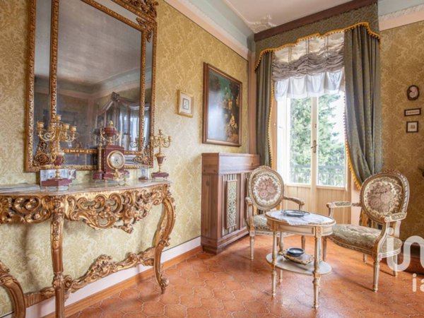 casa indipendente in vendita a Fossombrone