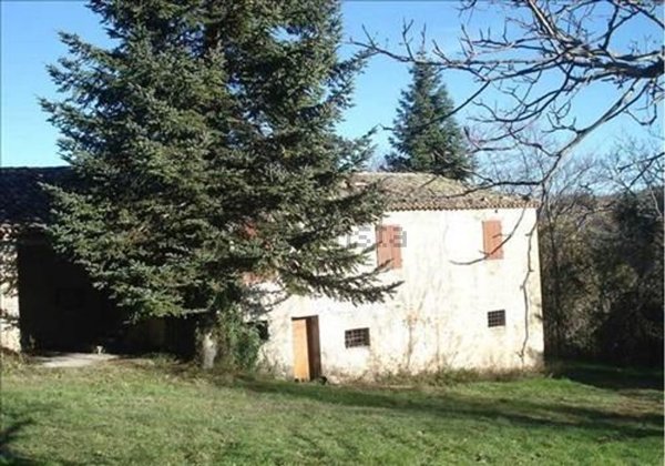 casa indipendente in vendita a Fossombrone
