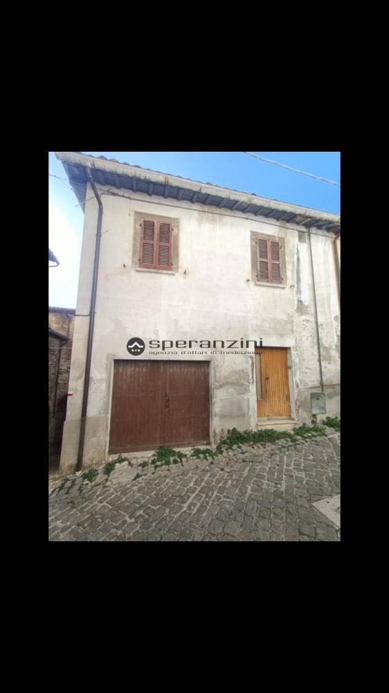 casa indipendente in vendita a Fossombrone