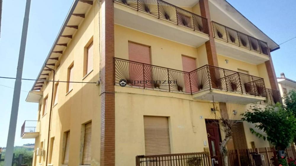 locale di sgombero in vendita a Fossombrone