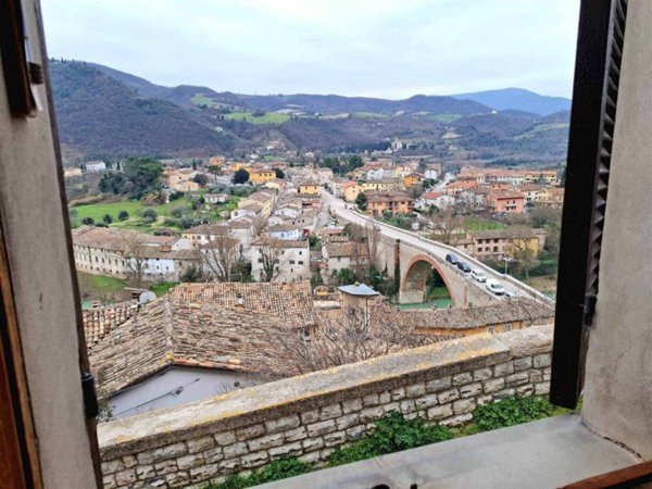 casa indipendente in vendita a Fossombrone
