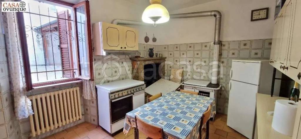 casa indipendente in vendita a Fossombrone